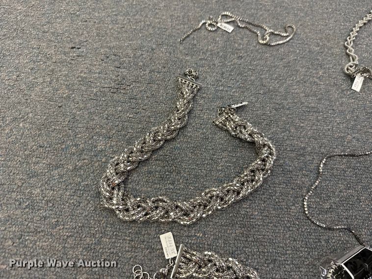 image for item EG8683 Jewelry