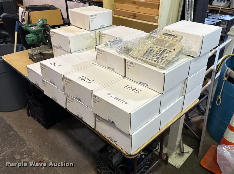 image for item EG8687 Approximately 30 Northern telecom phones