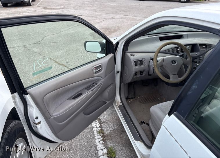 image for item EG8689 2001 Toyota Prius 