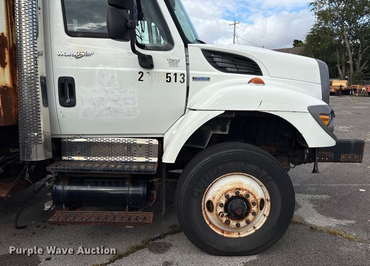 image for item EG8690 2009 International 7400 dump truck