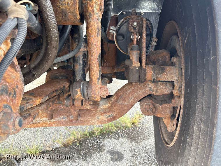 image for item EG8690 2009 International 7400 dump truck