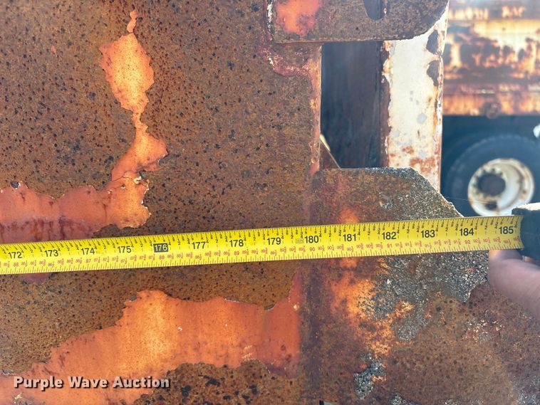 image for item EG8690 2009 International 7400 dump truck