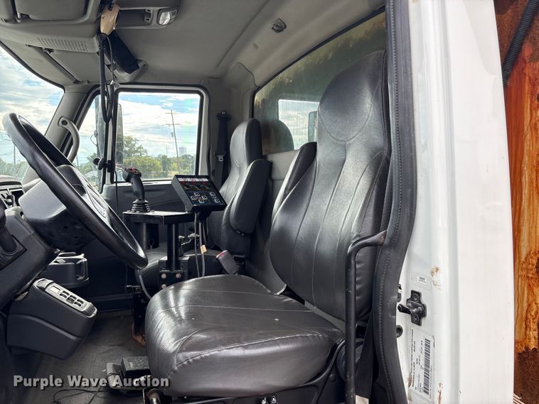 image for item EG8690 2009 International 7400 dump truck