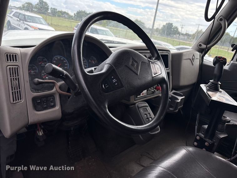 image for item EG8690 2009 International 7400 dump truck