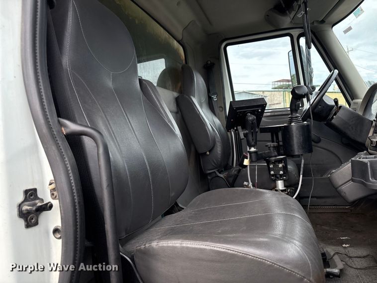 image for item EG8690 2009 International 7400 dump truck