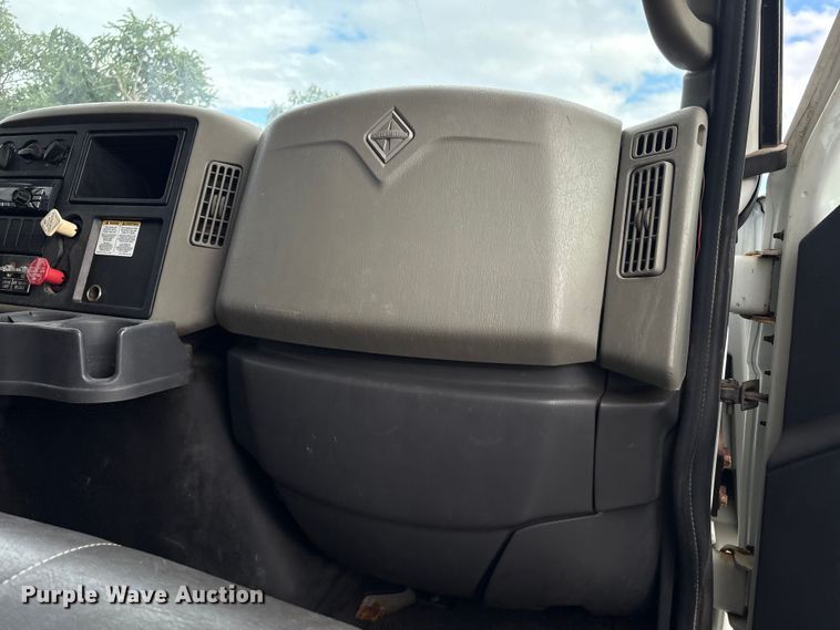 image for item EG8690 2009 International 7400 dump truck