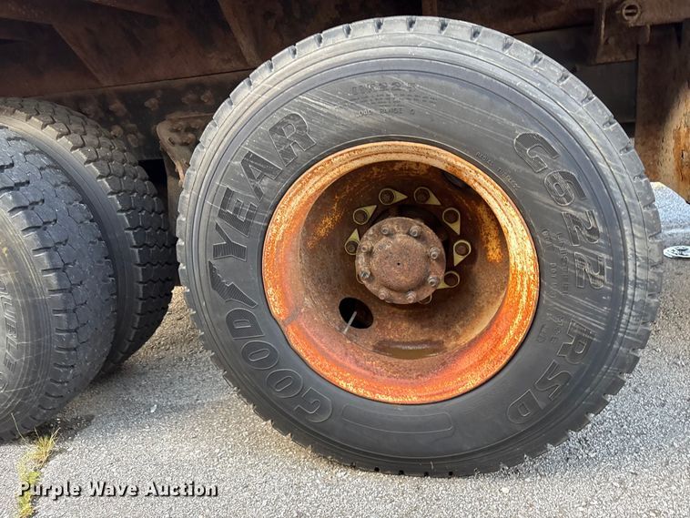 image for item EG8690 2009 International 7400 dump truck