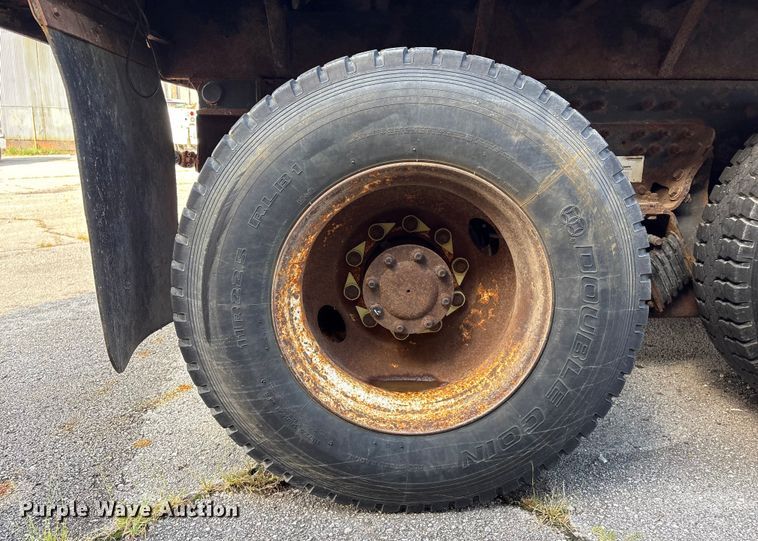 image for item EG8690 2009 International 7400 dump truck