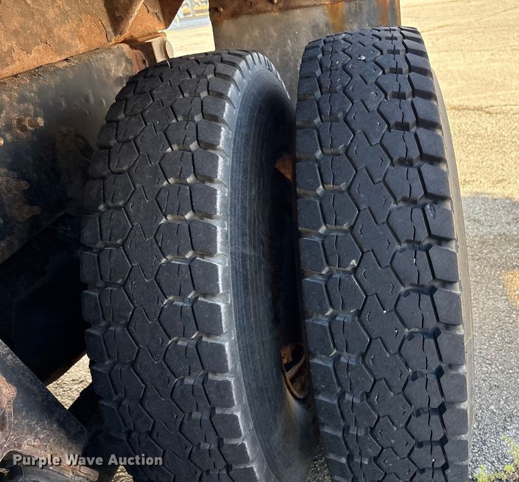 image for item EG8690 2009 International 7400 dump truck