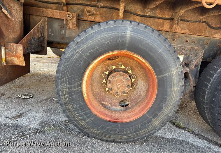 image for item EG8690 2009 International 7400 dump truck