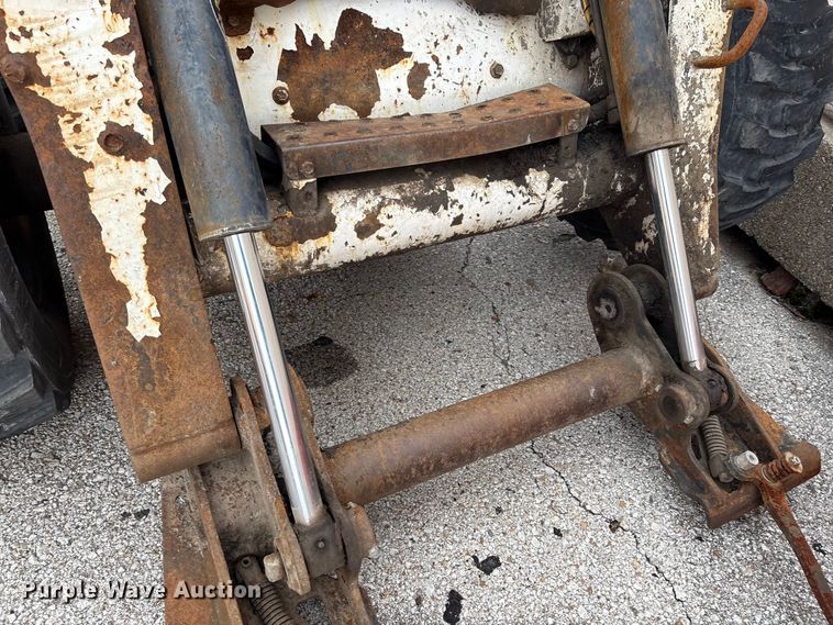 image for item EG8691 2003 Bobcat S250 skid steer loader