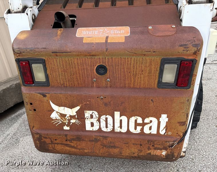 image for item EG8691 2003 Bobcat S250 skid steer loader