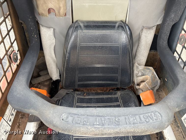 image for item EG8691 2003 Bobcat S250 skid steer loader