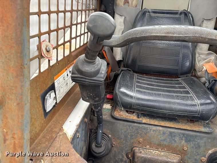 image for item EG8691 2003 Bobcat S250 skid steer loader