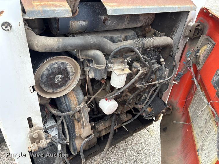 image for item EG8691 2003 Bobcat S250 skid steer loader