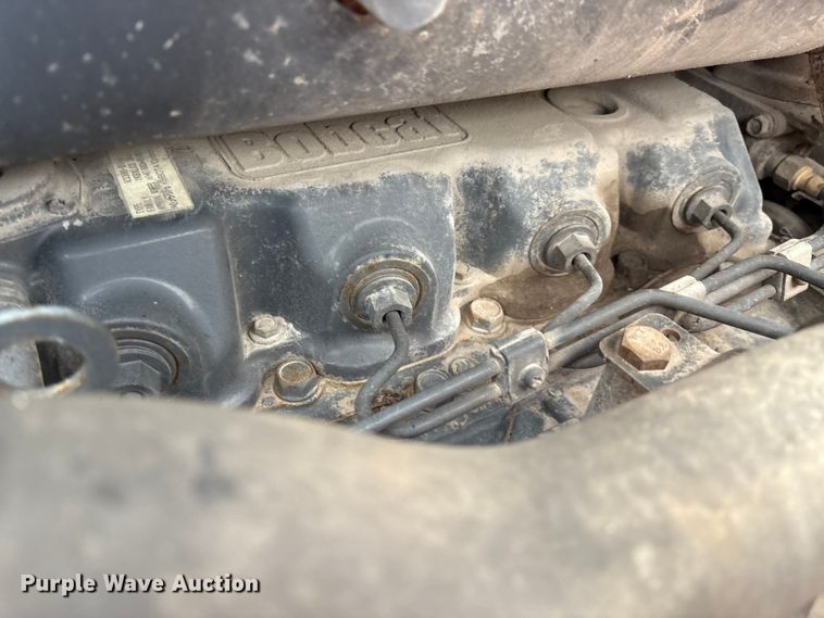 image for item EG8691 2003 Bobcat S250 skid steer loader