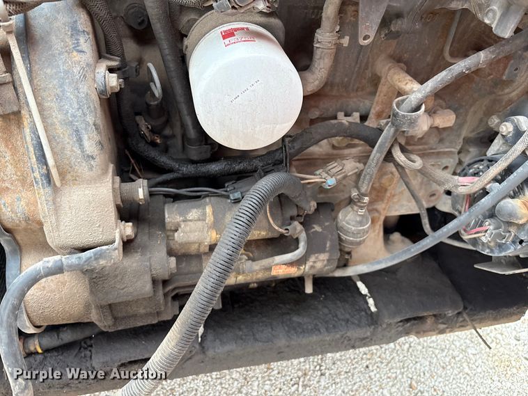 image for item EG8691 2003 Bobcat S250 skid steer loader