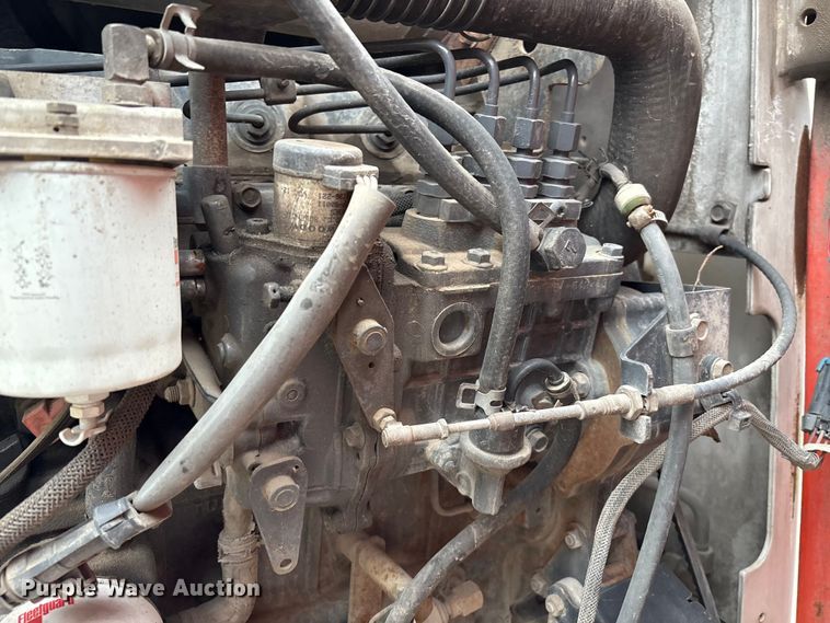 image for item EG8691 2003 Bobcat S250 skid steer loader