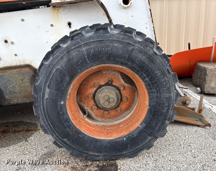 image for item EG8691 2003 Bobcat S250 skid steer loader