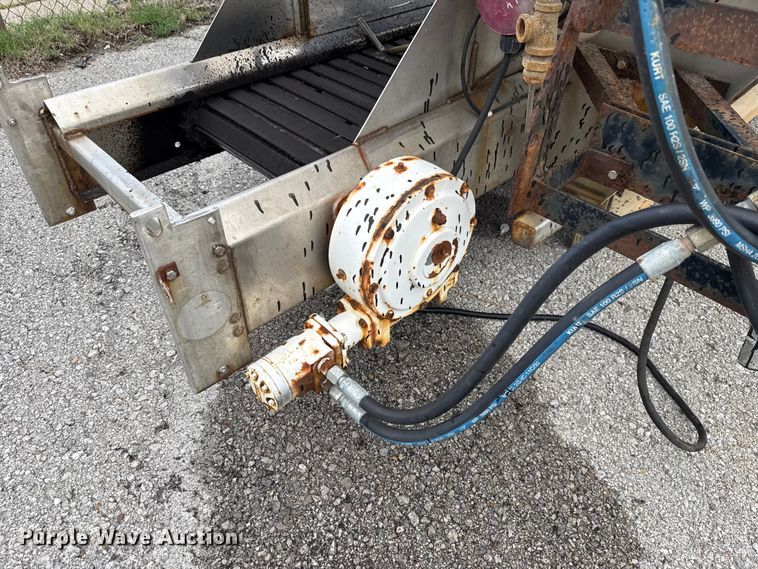 image for item EG8692 2003 Swenson Spreader