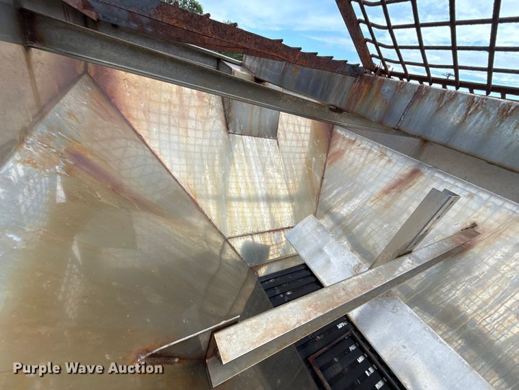 image for item EG8692 2003 Swenson Spreader