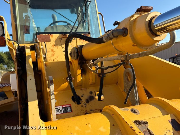 image for item EG8694 2000 John Deere 544H wheel loader