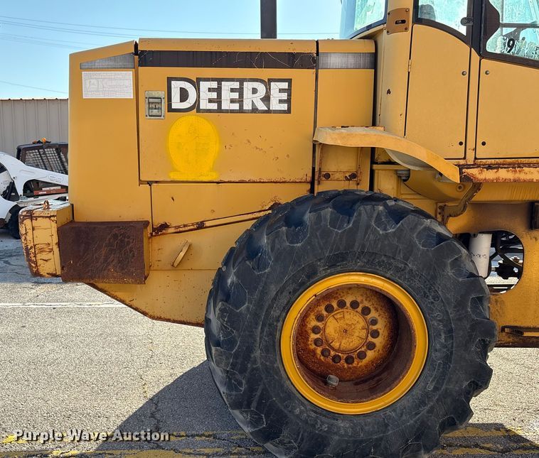 image for item EG8694 2000 John Deere 544H wheel loader