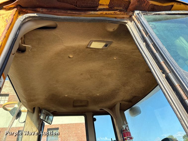 image for item EG8694 2000 John Deere 544H wheel loader