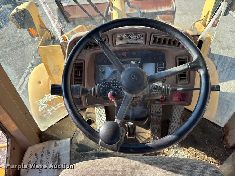 image for item EG8694 2000 John Deere 544H wheel loader