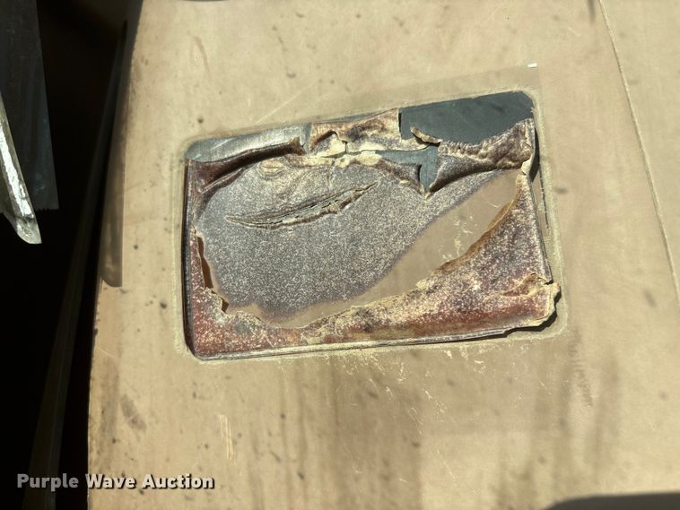 image for item EG8694 2000 John Deere 544H wheel loader