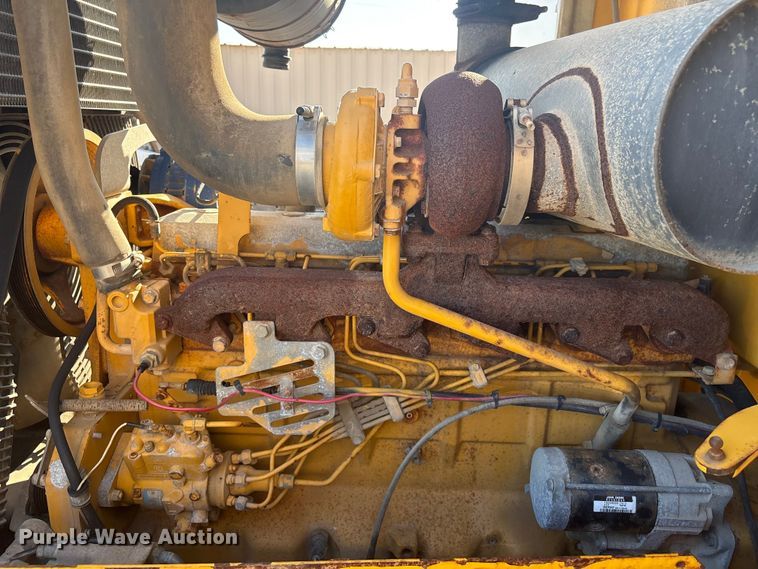 image for item EG8694 2000 John Deere 544H wheel loader