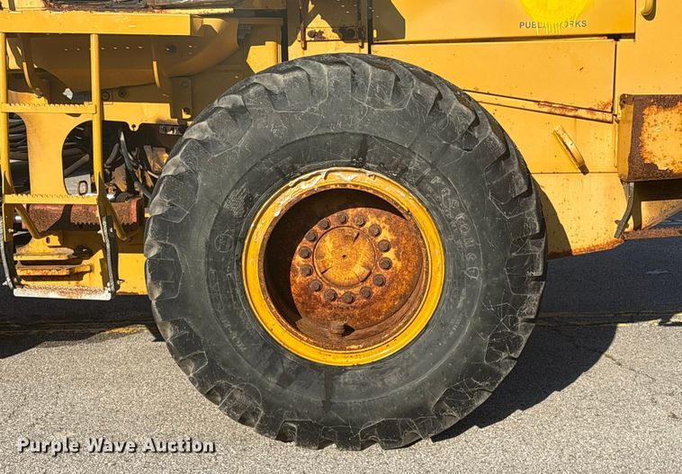 image for item EG8694 2000 John Deere 544H wheel loader