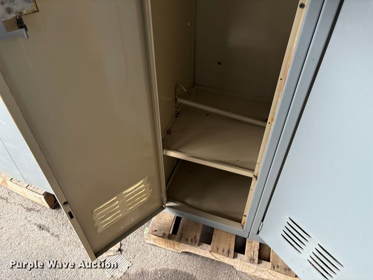 image for item EG8701 (4) sets of lockers