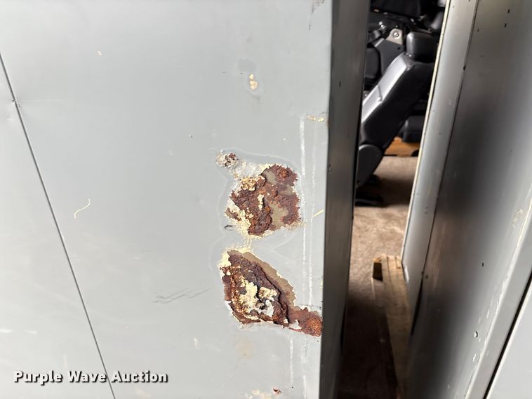 image for item EG8701 (4) sets of lockers