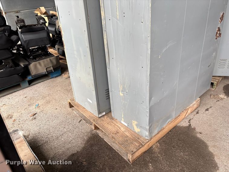 image for item EG8701 (4) sets of lockers