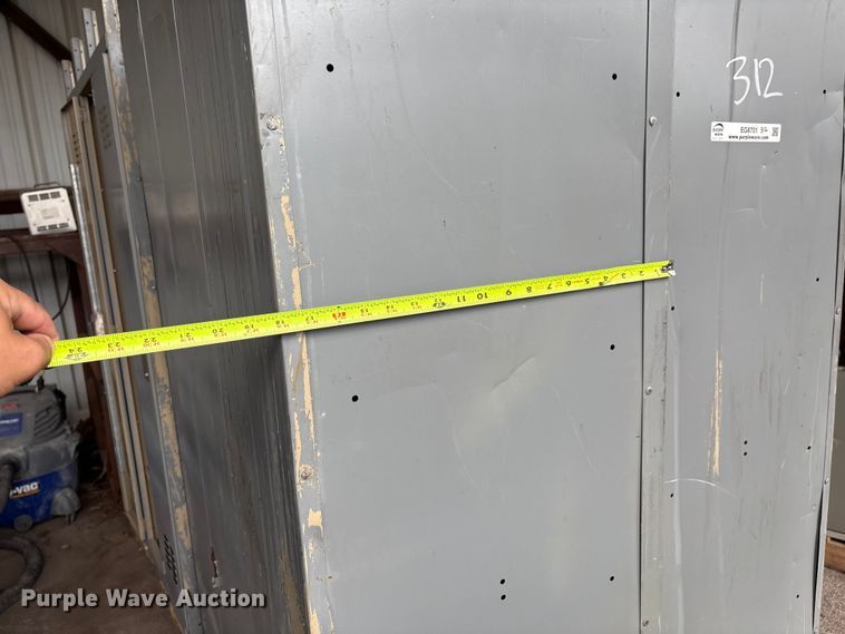 image for item EG8701 (4) sets of lockers