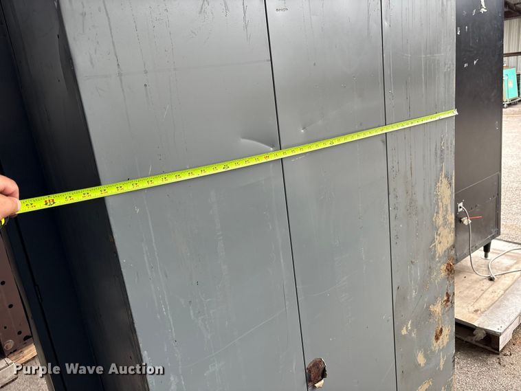 image for item EG8701 (4) sets of lockers