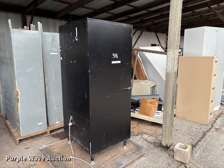 image for item EG8710 1993 Polyvend PV4420 vending machine 