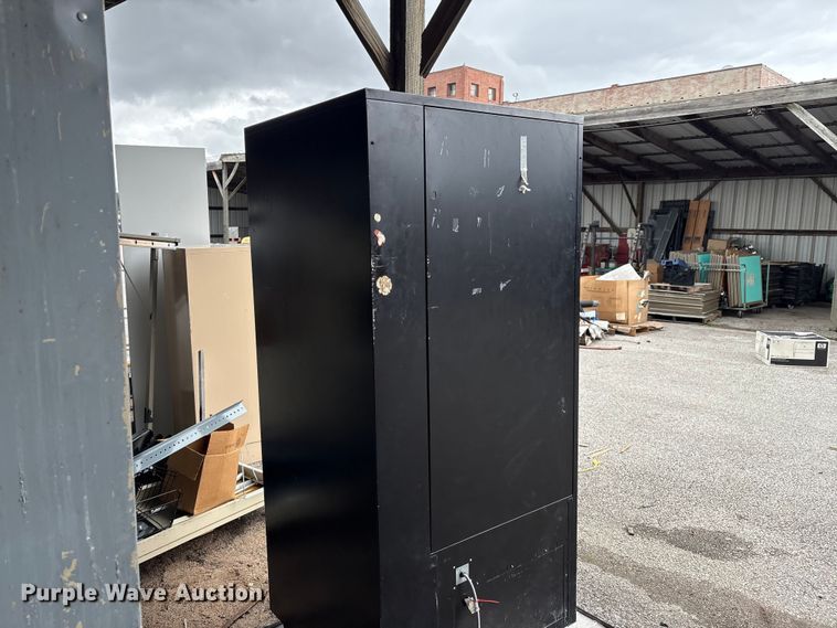 image for item EG8710 1993 Polyvend PV4420 vending machine 