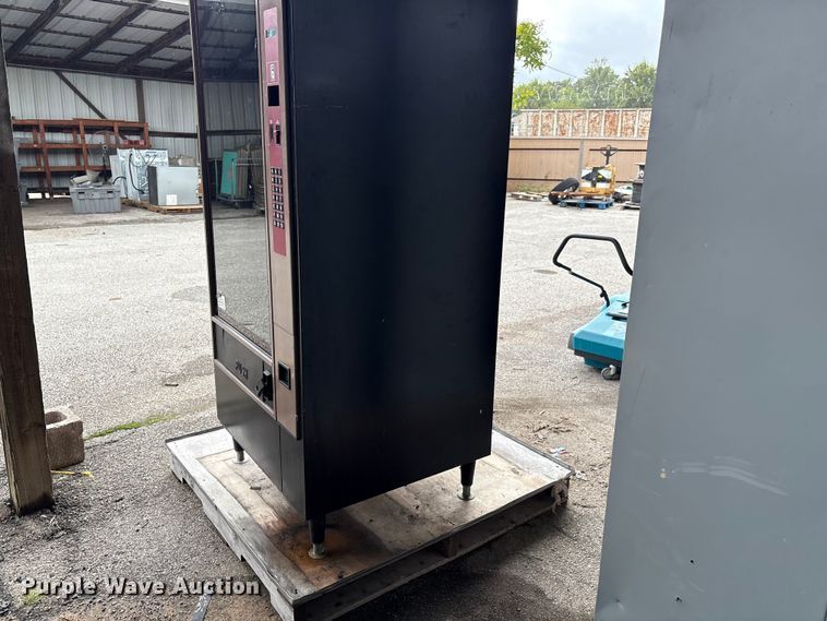 image for item EG8710 1993 Polyvend PV4420 vending machine 