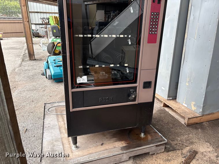 image for item EG8710 1993 Polyvend PV4420 vending machine 