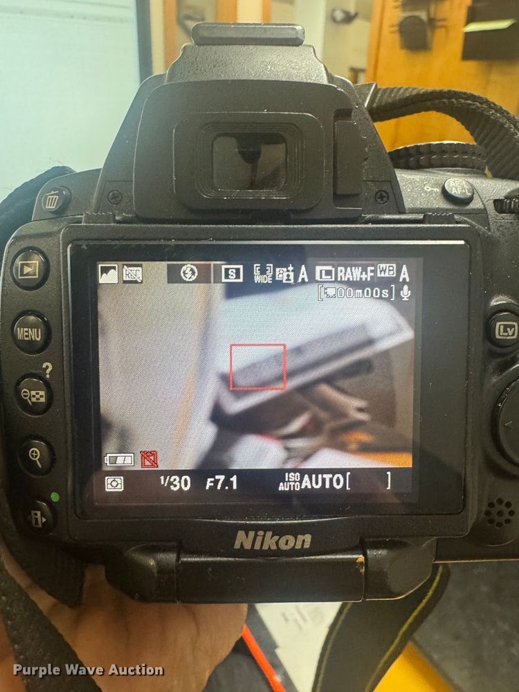 image for item EG8714 Nikon D5000 digital SRL camera