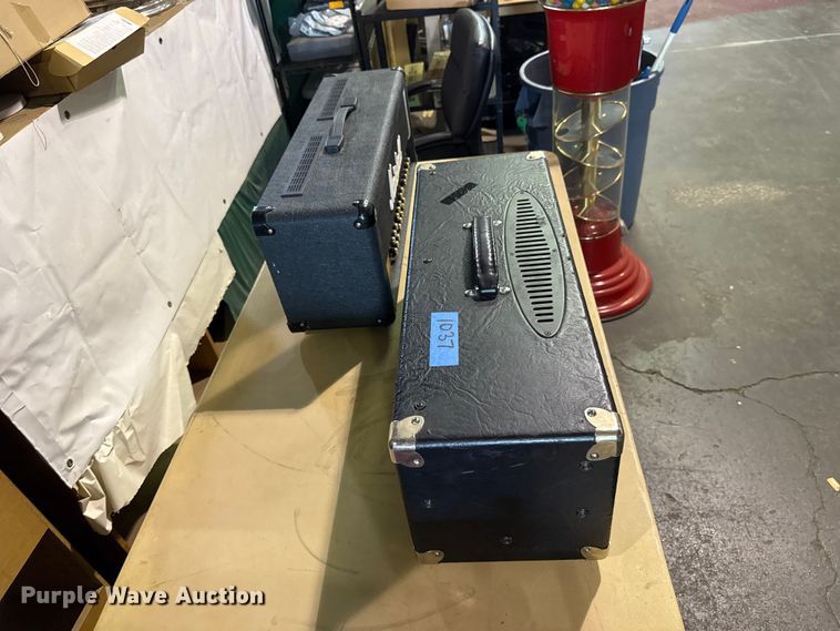 image for item EG8722 (2) amplifiers