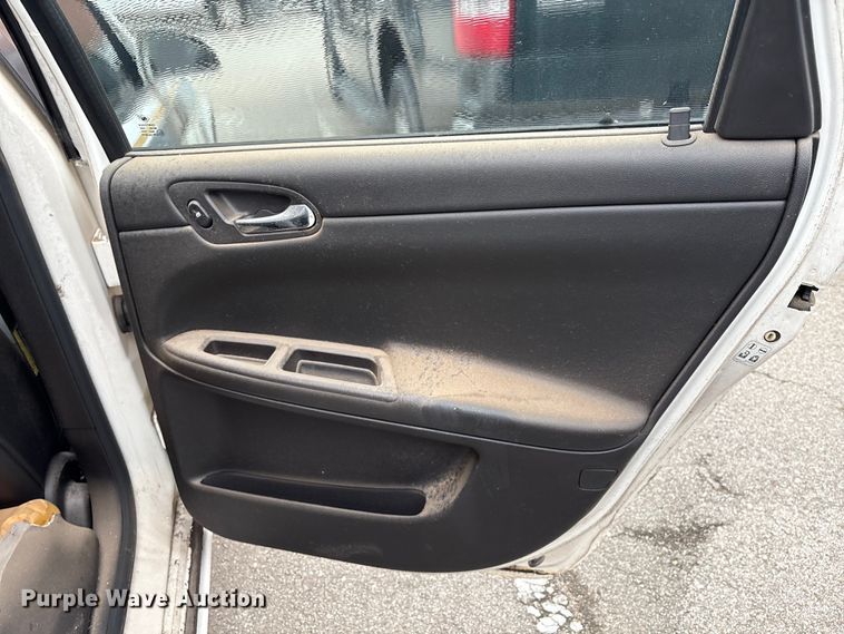 image for item EG8727 2006 Chevy Impala Police 