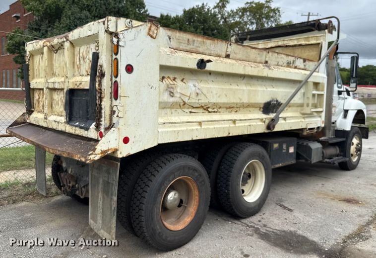 image for item EG8731 2011 International 7400  dump truck
