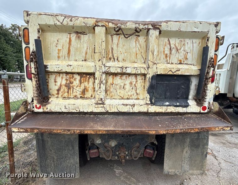 image for item EG8731 2011 International 7400  dump truck