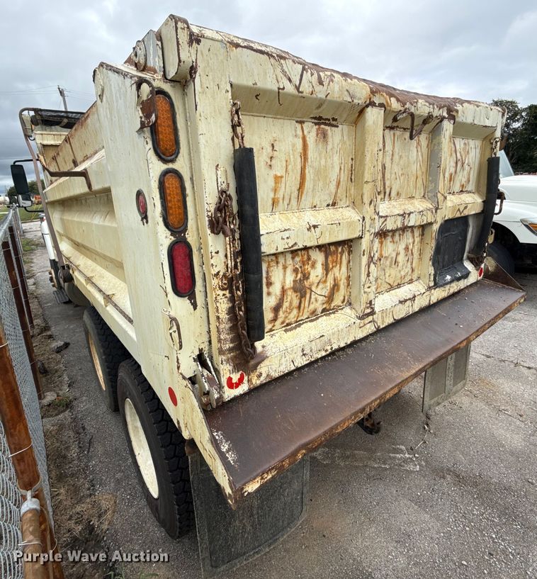 image for item EG8731 2011 International 7400  dump truck