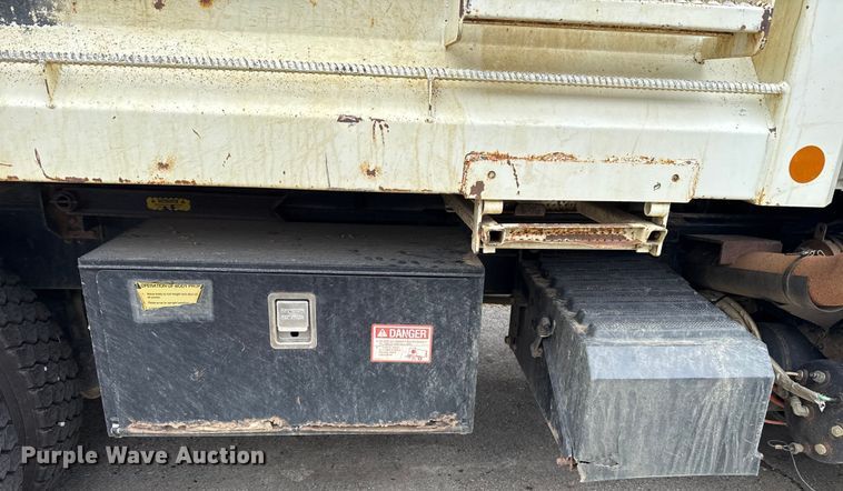 image for item EG8731 2011 International 7400  dump truck