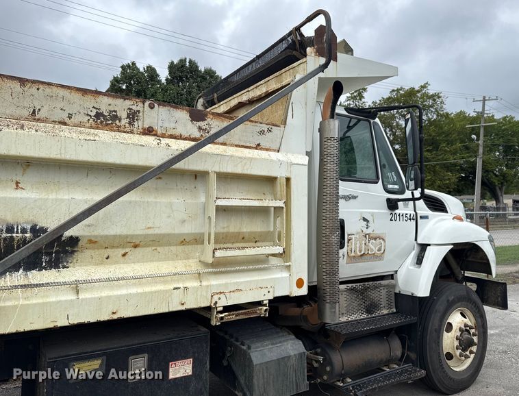 image for item EG8731 2011 International 7400  dump truck