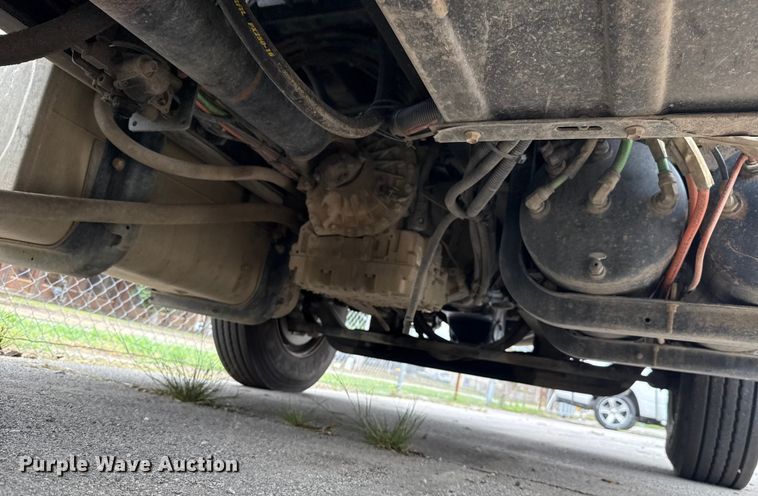 image for item EG8731 2011 International 7400  dump truck